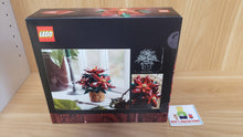 New, Sealed LEGO® Icons Botanicals Set 10370 - Poinsettia (608 pcs)