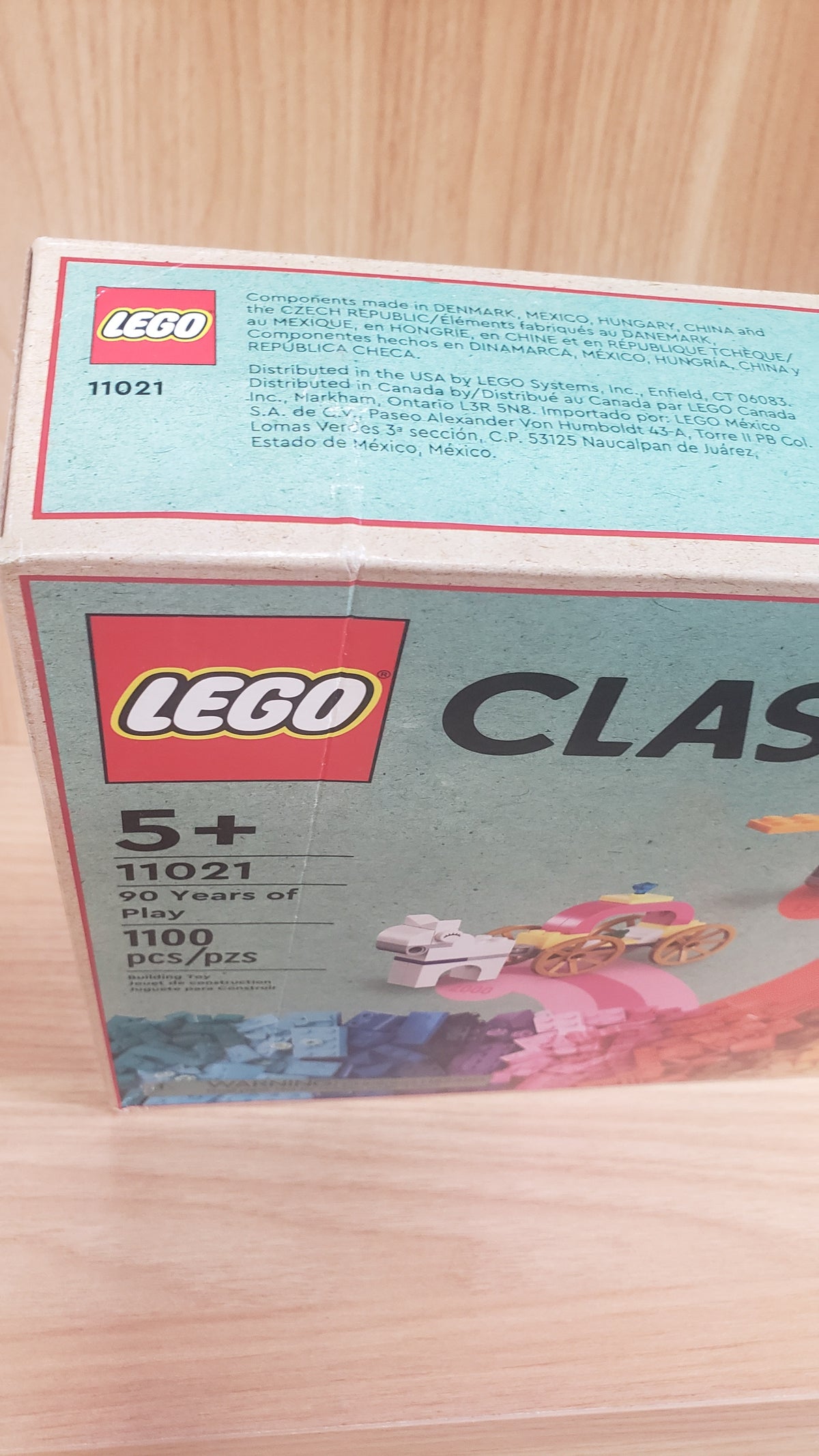 New, Sealed, MINOR BOX DAMAGE LEGO® Classic 11021 - 90 Years of Play (1,100 pcs)