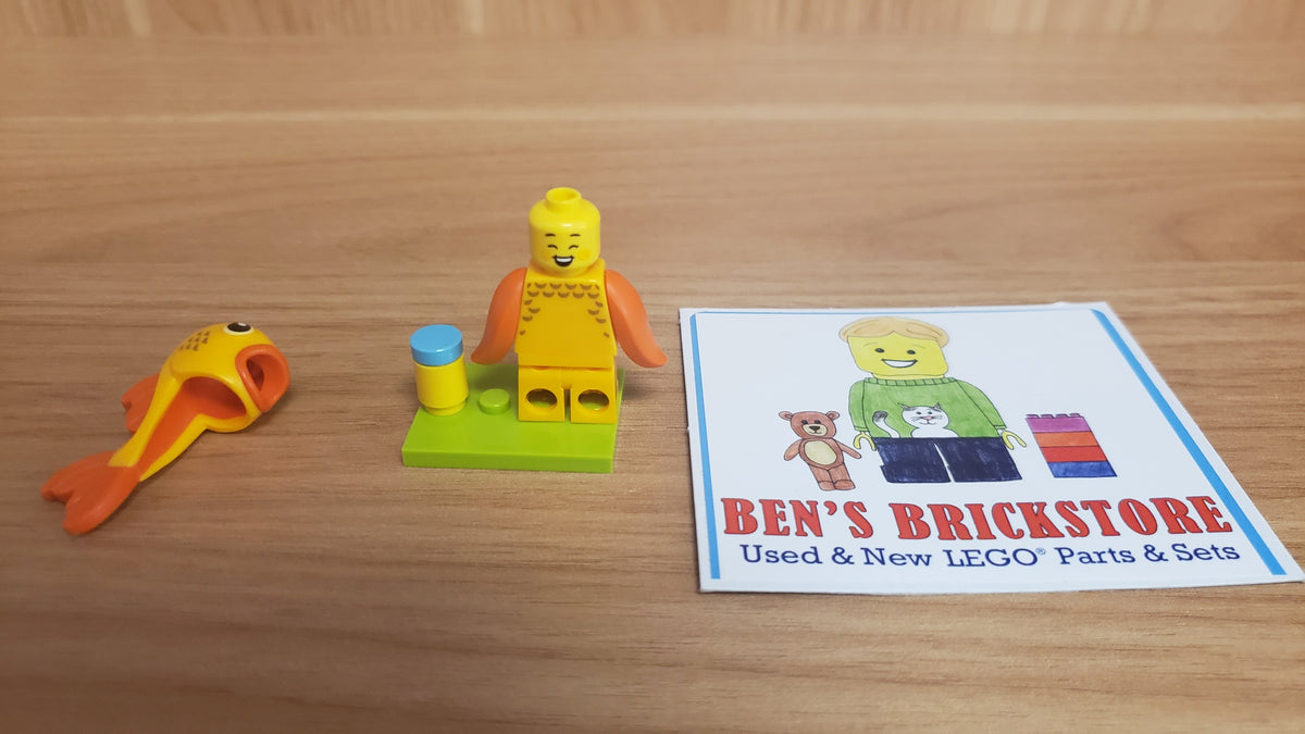 New, Sealed LEGO® Collectible Minifigures Set 71051, col28-3 - Goldfish Costume Fan, Series 28 (Complete Set with Stand and Accessories)