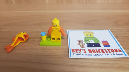 New, Sealed LEGO® Collectible Minifigures Set 71051, col28-3 - Goldfish Costume Fan, Series 28 (Complete Set with Stand and Accessories)