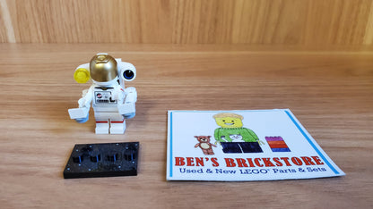 Used LEGO® Collectible Minifigures Set col26 - Spacewalking Astronaut, Series 26 (Complete Set with Stand and Accessories)