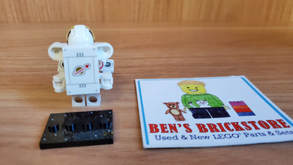 Used LEGO® Collectible Minifigures Set col26 - Spacewalking Astronaut, Series 26 (Complete Set with Stand and Accessories)