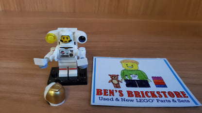 Used LEGO® Collectible Minifigures Set col26 - Spacewalking Astronaut, Series 26 (Complete Set with Stand and Accessories)
