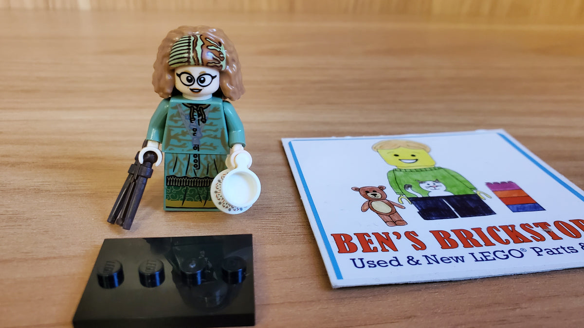 Used, Complete LEGO® Collectible Minifigures Set colhp-11 - Professor Trelawney, Harry Potter, Series 1 (Complete Set with Stand and Accessories)